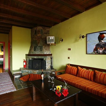 بحيرة كيركيني Morfi Hotel المظهر الخارجي الصورة