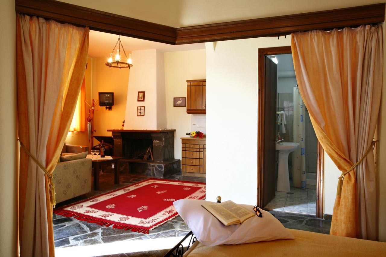 بحيرة كيركيني Morfi Hotel المظهر الخارجي الصورة